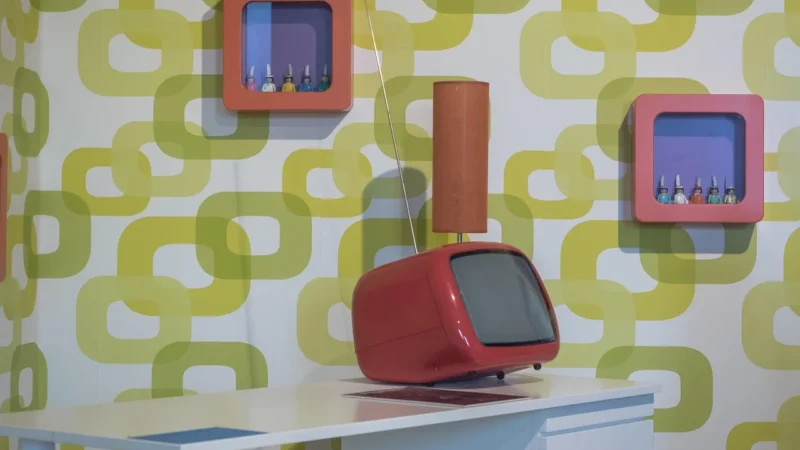 Tanie telewizory 4k do salonu: jak wybrać najlepszy model w budżecie
